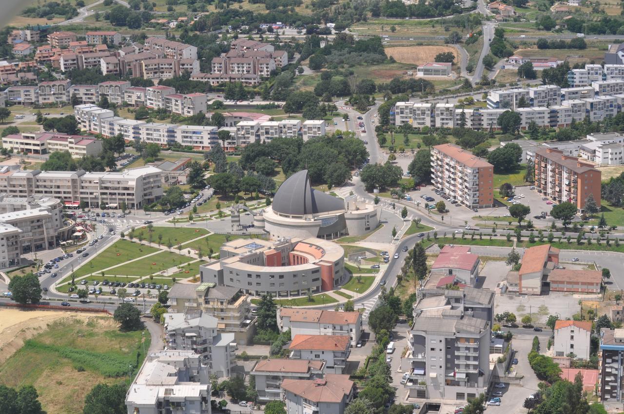 Bv President Hotel Rende